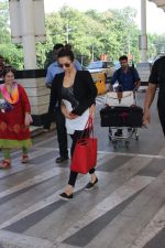 Malaika Arora Khan snapped at the airport on 31st Oct 2015